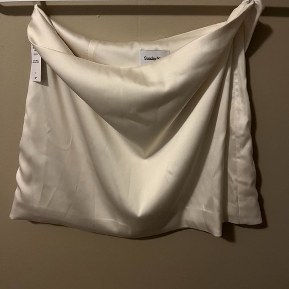 Aritzia Rocco Skirt - Picture 4 of 6